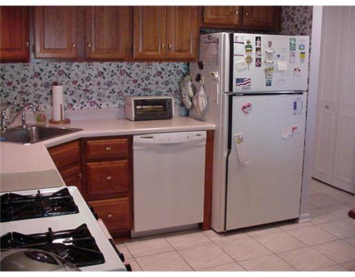 900 Washington Road, Unit 308 Mt. Lebanon, PA 15228 - Photo 6 of 16 Kitchen.