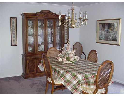 900 Washington Road, Unit 308 Mt. Lebanon, PA 15228 - Photo 8 of 16 Dining Room.