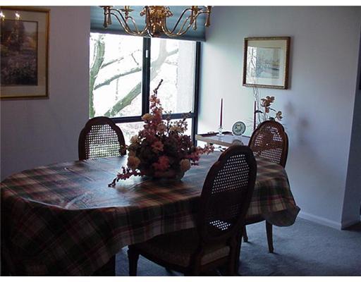 900 Washington Road, Unit 308 Mt. Lebanon, PA 15228 - Photo 9 of 16 Dining Room.