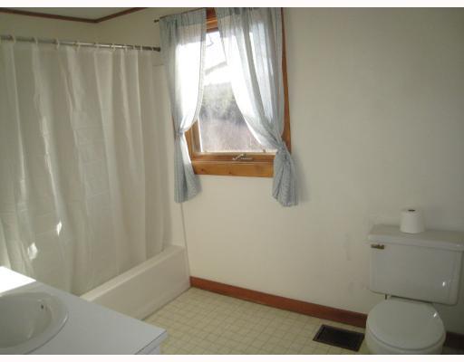 466 Molyneaux Road Camden, ME 04843 - Photo 5 of 8 Bathroom.