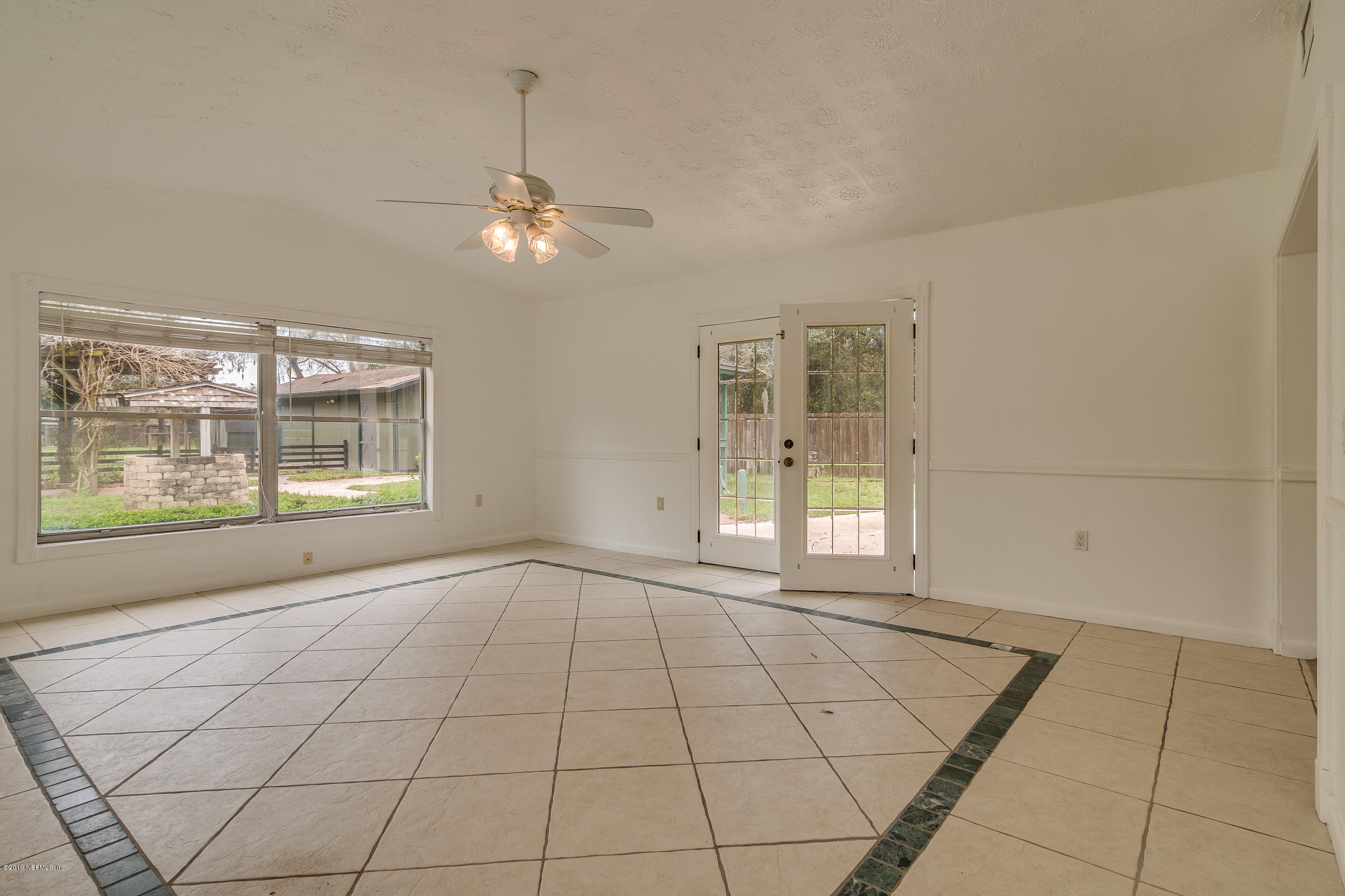 3802 Floyd Road Green Cove Springs, FL 32043 - Photo 9 of 29 Living Room