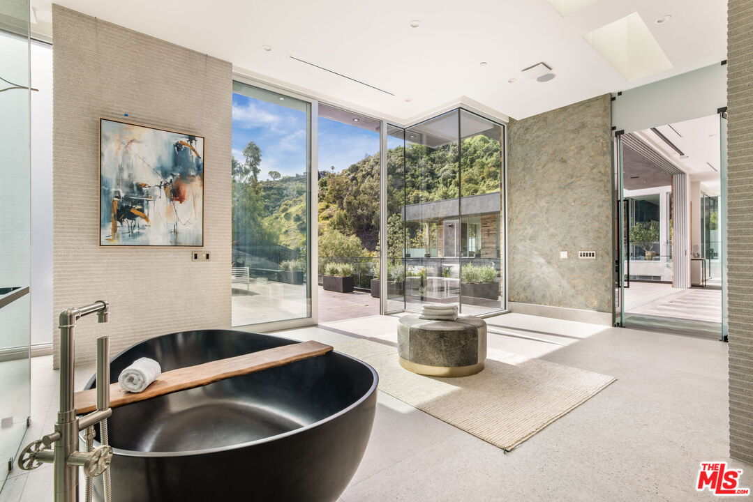 1116 Chantilly Road Los Angeles, CA 90077 - Photo 25 of 46 Gallery Image 25
