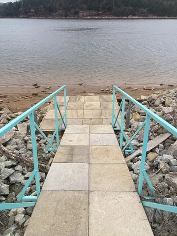 $205,000 | 753 South River Front Drive, Clifton, TN 38425