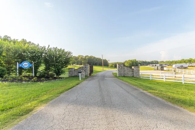 $205,000 | 753 South River Front Drive, Clifton, TN 38425