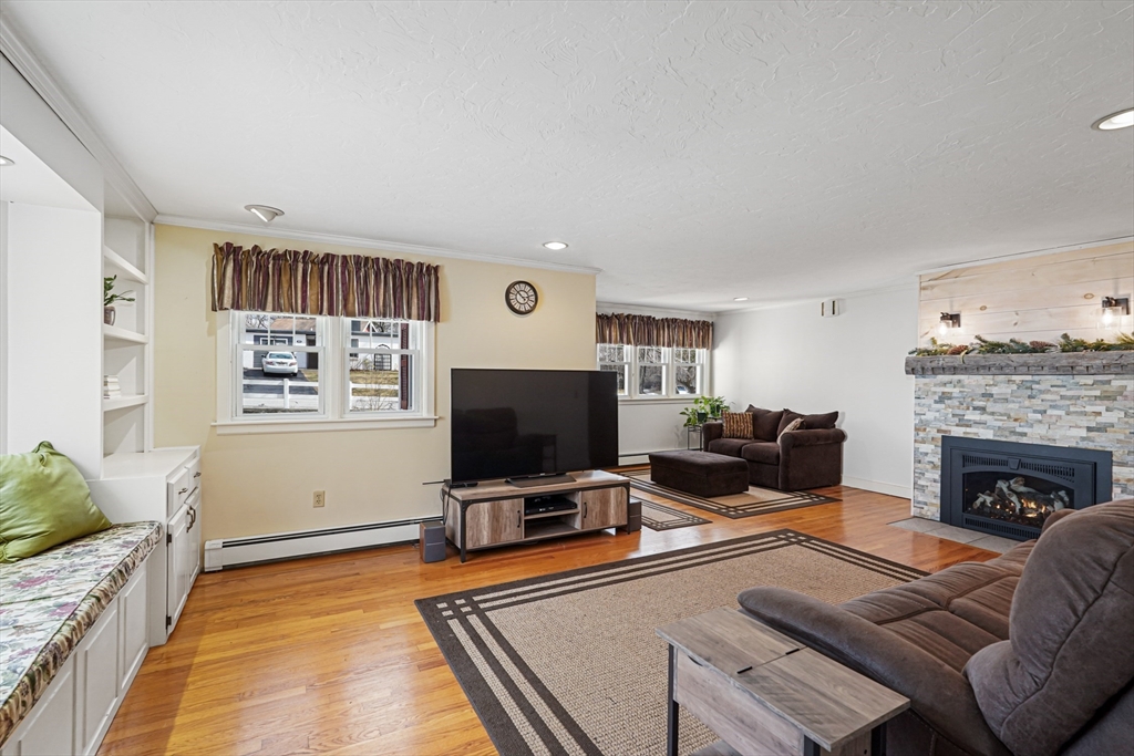 49 Homestead Road Holden, MA 01520 - Photo 15 of 33 Gallery Image 15