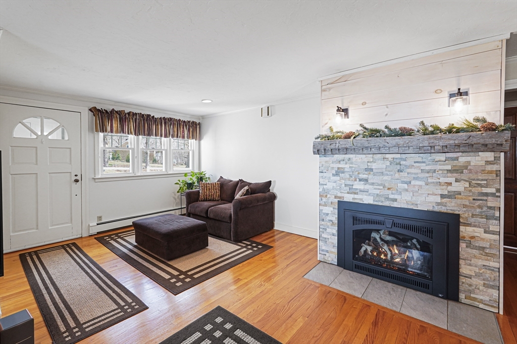 49 Homestead Road Holden, MA 01520 - Photo 17 of 33 Gallery Image 17
