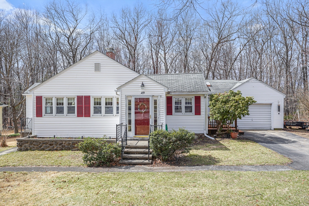 49 Homestead Road Holden, MA 01520 - Photo 2 of 33 Gallery Image 2