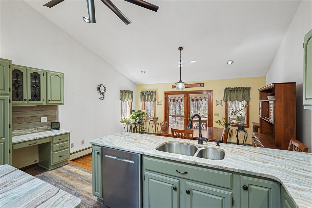49 Homestead Road Holden, MA 01520 - Photo 7 of 33 Gallery Image 7