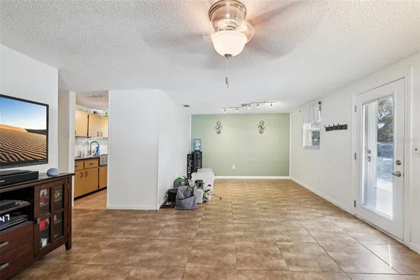 $304,400 | 1013 Oakhill Street, Seffner, FL 33584