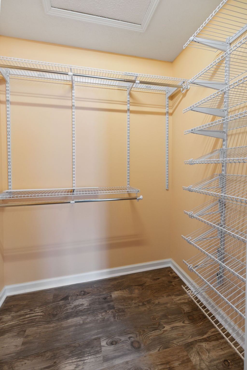 373 Oak Hollow Road Manchester, TN 37355 - Photo 17 of 34 a view of a small space