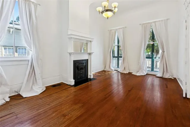 $1,750 | 2618 South Carrollton Avenue, New Orleans, LA 70118