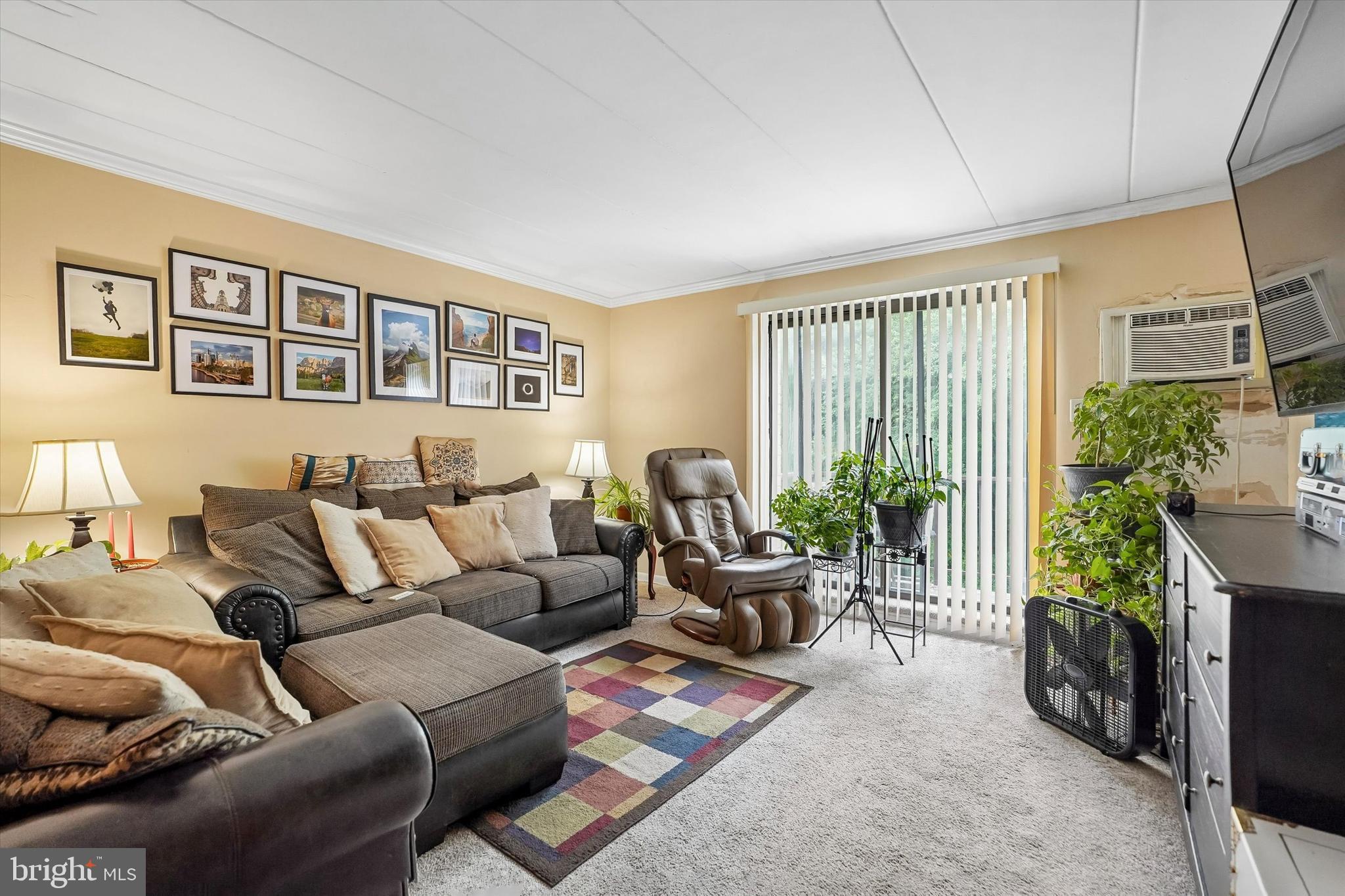 400 Glendale Road, Unit D54 Havertown, PA 19083 - Photo 2 of 18 Living Room