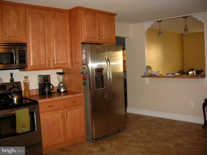 614 Gilbert Road Ridley Park, PA 19078 - Photo 5 of 18 Kitchen