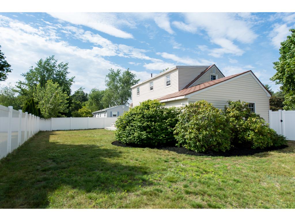 7 Simonds Road Portsmouth, NH 03801 - Photo 2 of 20 Gallery Image 2
