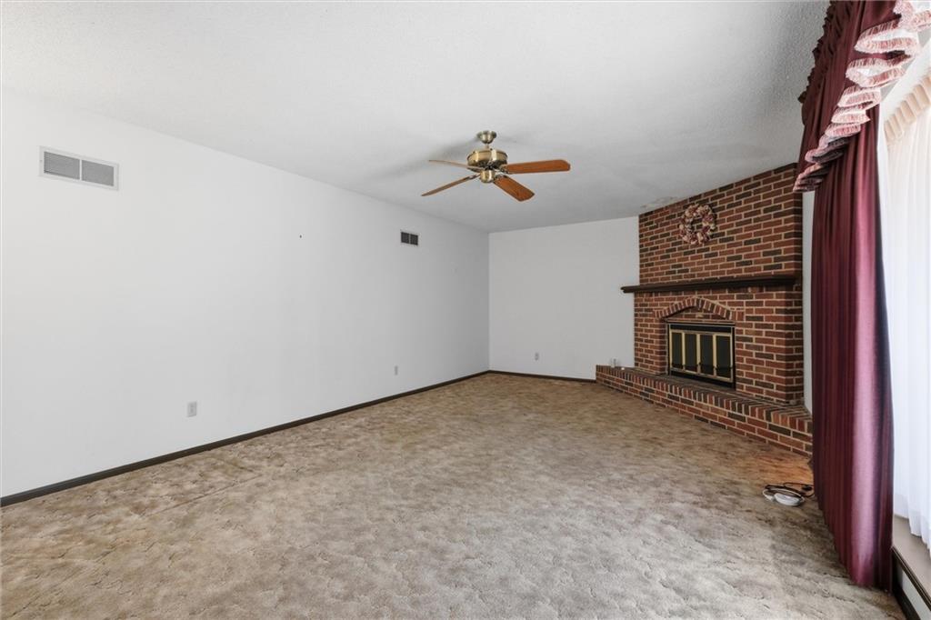 3300 South Phelps Road Independence, MO 64055 - Photo 4 of 31