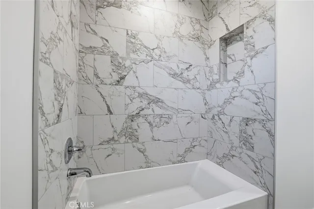 $950,000 | 11062-11060 Oneida Avenue, San Fernando, CA 91340