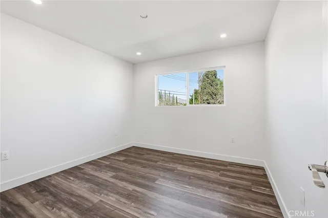 $950,000 | 11062-11060 Oneida Avenue, San Fernando, CA 91340