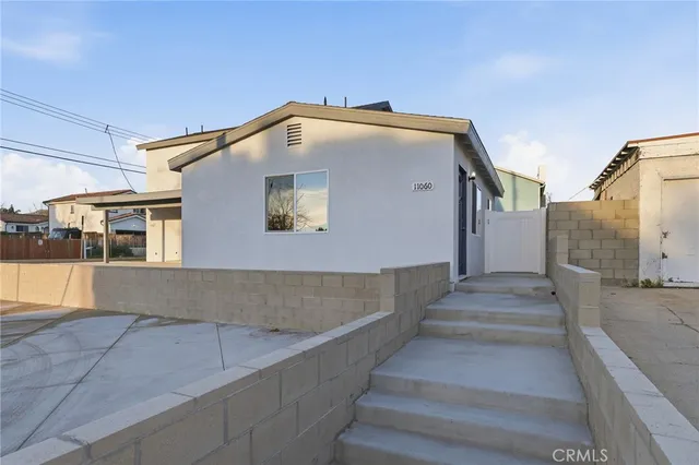 $950,000 | 11062-11060 Oneida Avenue, San Fernando, CA 91340