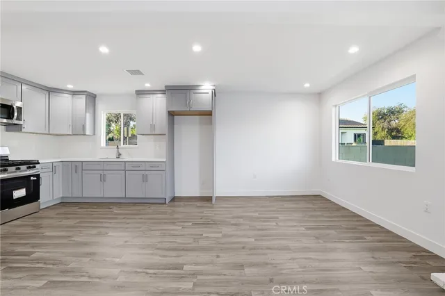 $950,000 | 11062-11060 Oneida Avenue, San Fernando, CA 91340