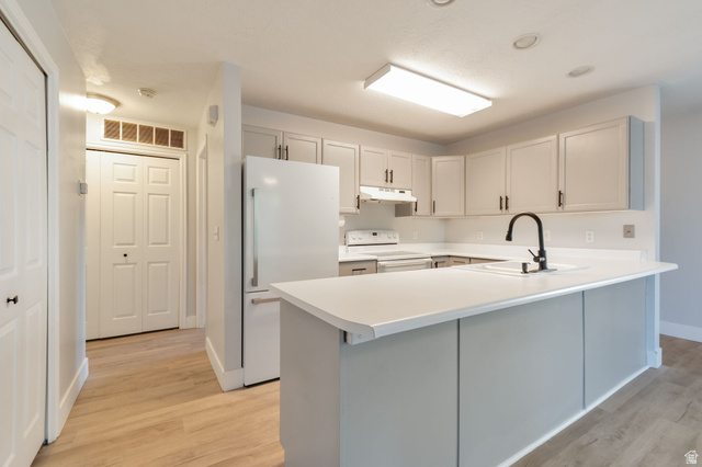 9215 South Jefferson Cove Sandy, UT 84070 - Photo 5 of 21