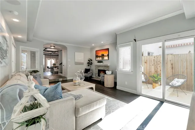 $2,298,000 | 621 8th Street, Huntington Beach, CA 92648