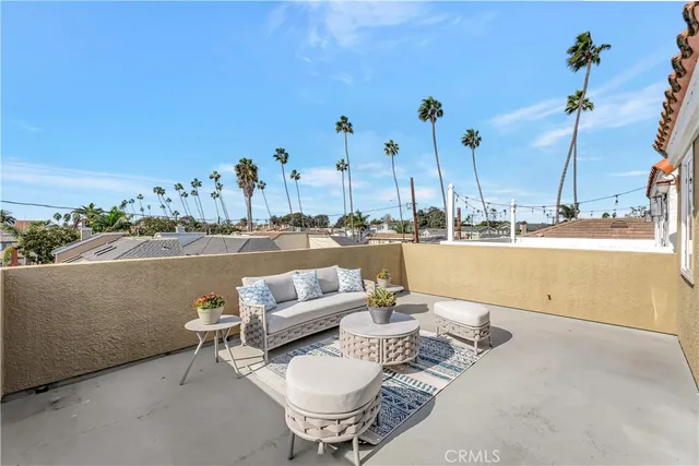 $2,298,000 | 621 8th Street, Huntington Beach, CA 92648