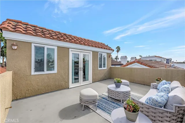 $2,298,000 | 621 8th Street, Huntington Beach, CA 92648