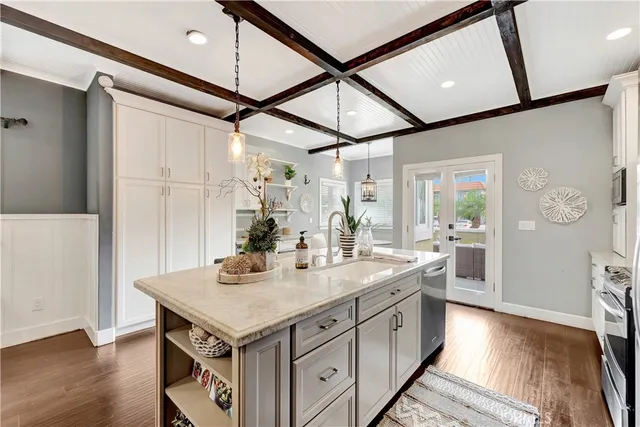 $2,298,000 | 621 8th Street, Huntington Beach, CA 92648