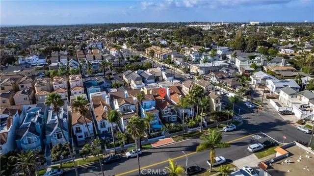$2,298,000 | 621 8th Street, Huntington Beach, CA 92648