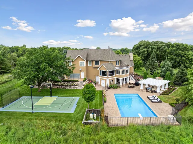 $1,695,000 | 4640 McDonald Drive North, Stillwater, MN 55082
