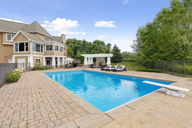 $1,695,000 | 4640 McDonald Drive North, Stillwater, MN 55082