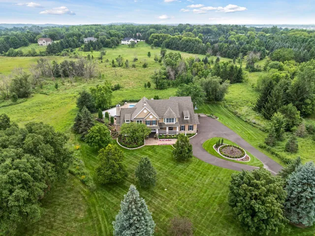 $1,695,000 | 4640 McDonald Drive North, Stillwater, MN 55082