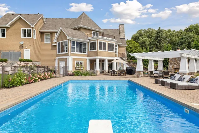 $1,695,000 | 4640 McDonald Drive North, Stillwater, MN 55082