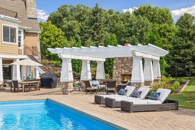 $1,695,000 | 4640 McDonald Drive North, Stillwater, MN 55082