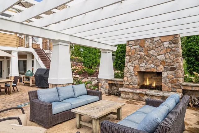 $1,695,000 | 4640 McDonald Drive North, Stillwater, MN 55082