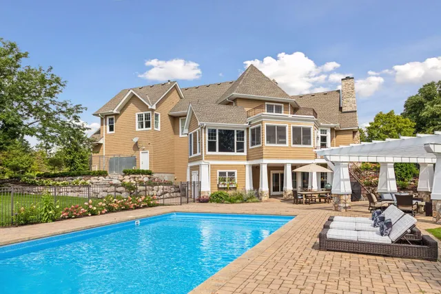 $1,695,000 | 4640 McDonald Drive North, Stillwater, MN 55082