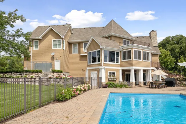 $1,695,000 | 4640 McDonald Drive North, Stillwater, MN 55082