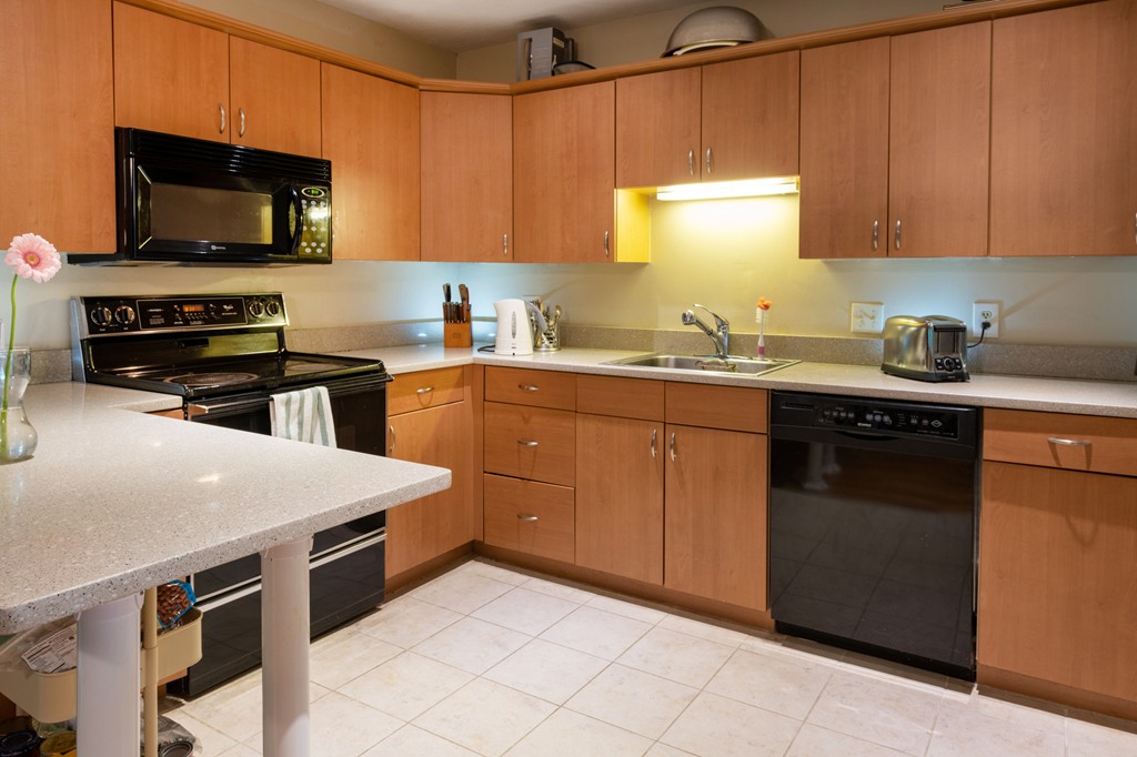 8 Ridge Road, Unit 4 Lincoln, MA 01773 - Photo 3 of 9