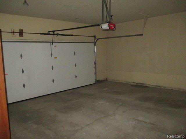4271 Stoddard Road West Bloomfield, MI 48323 - Photo 29 of 30 IMG_0065.jpg