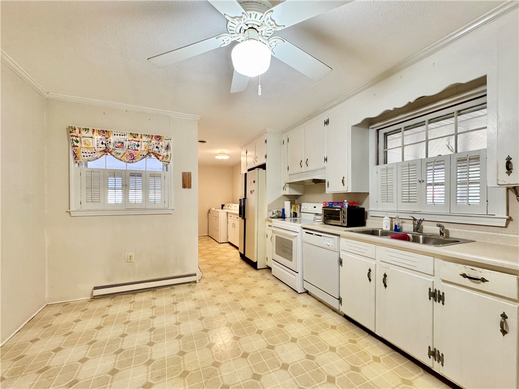 611 Heyward Road Anderson, SC 29621 - Photo 11 of 32 Kitchen