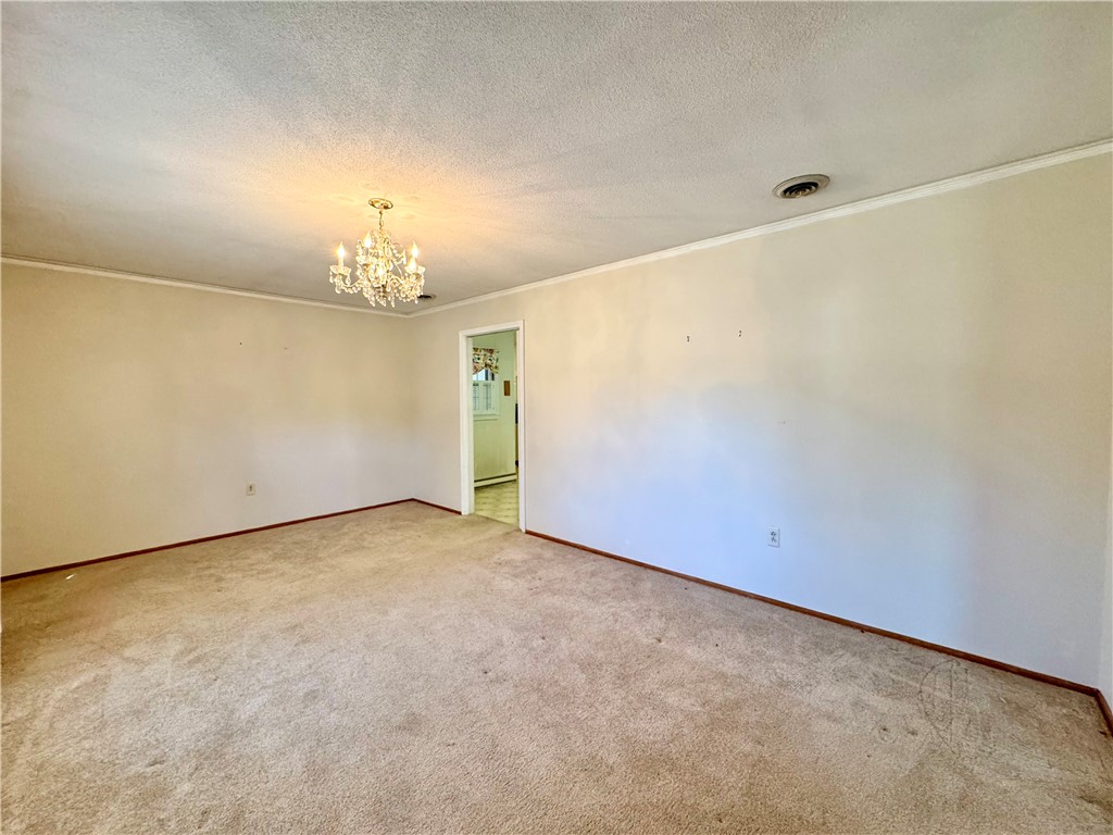 611 Heyward Road Anderson, SC 29621 - Photo 13 of 32 Living