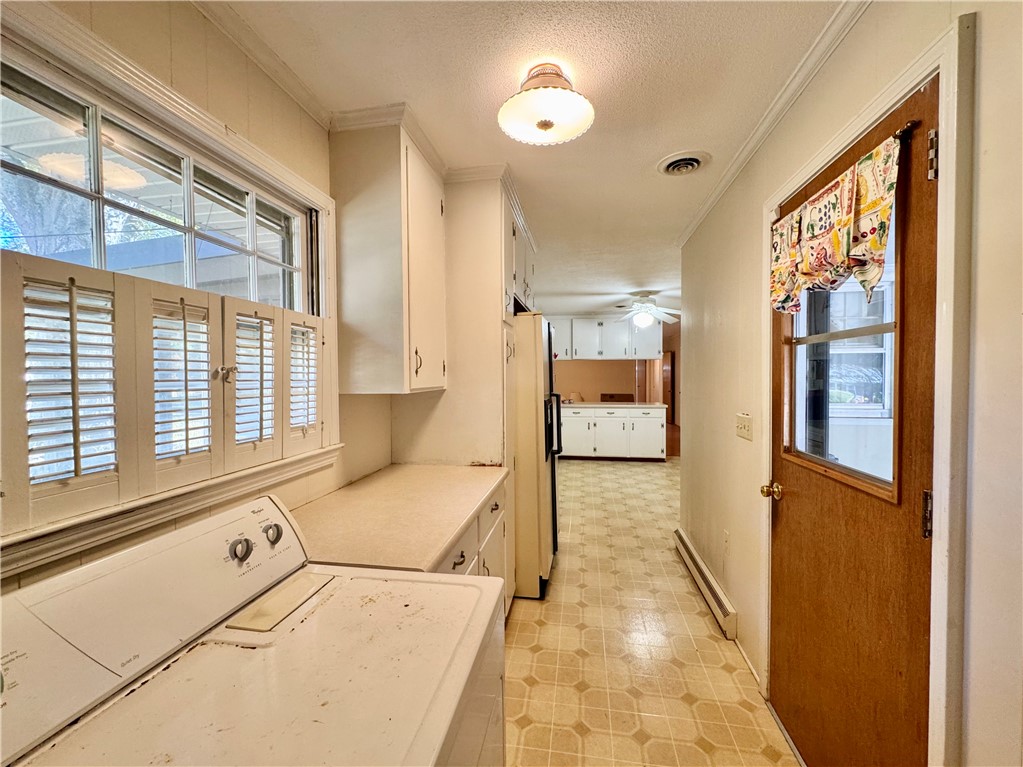 611 Heyward Road Anderson, SC 29621 - Photo 25 of 32 Laundry