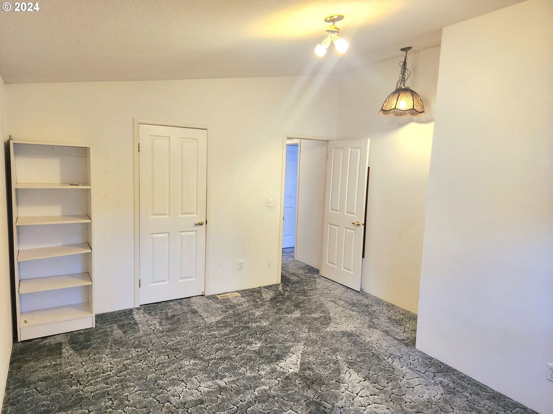 1475 Green Acres Road, Unit 69 Eugene, OR 97408 - Photo 13 of 15 a view of an entryway