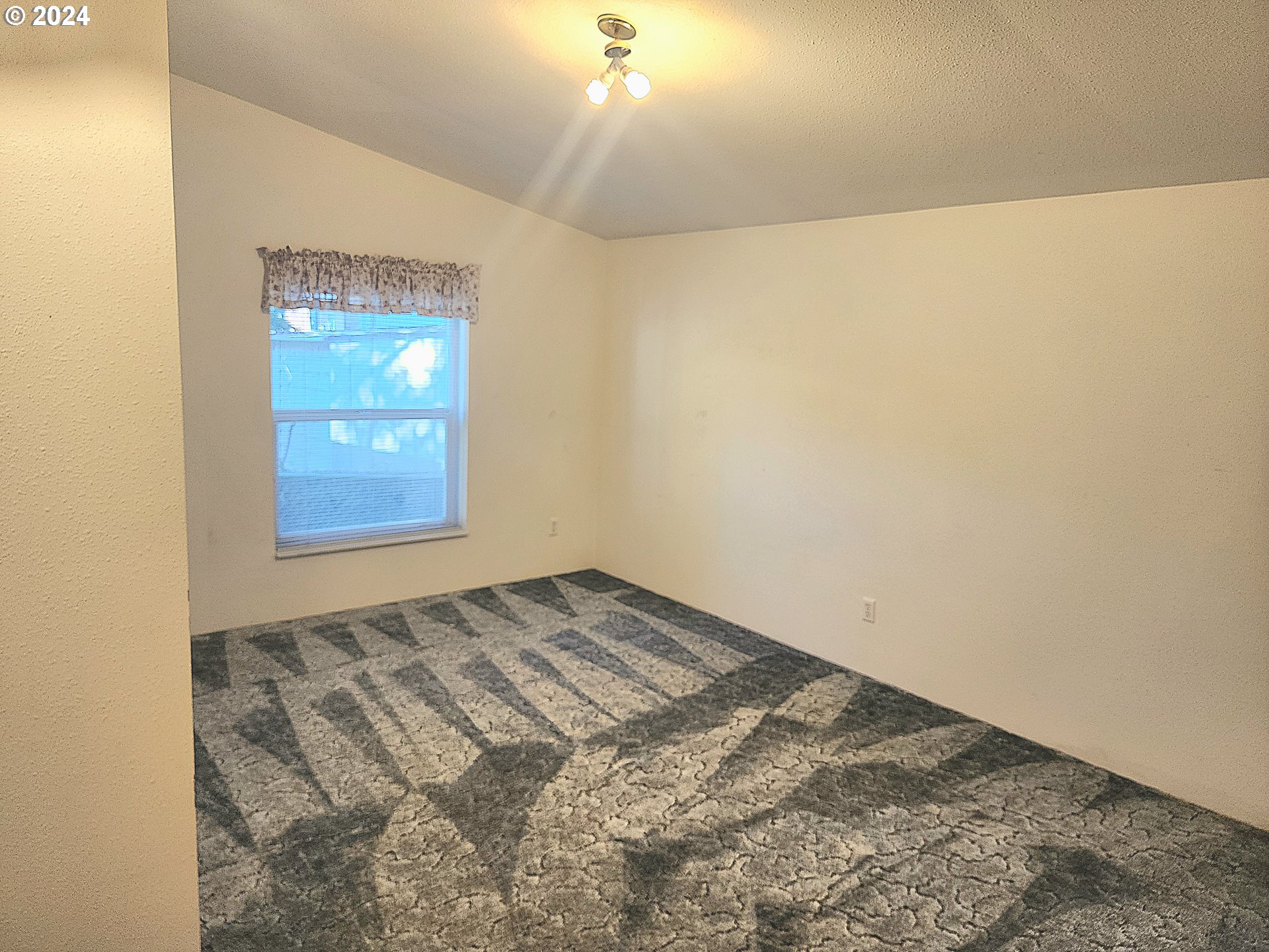 1475 Green Acres Road, Unit 69 Eugene, OR 97408 - Photo 14 of 15 a view of empty room