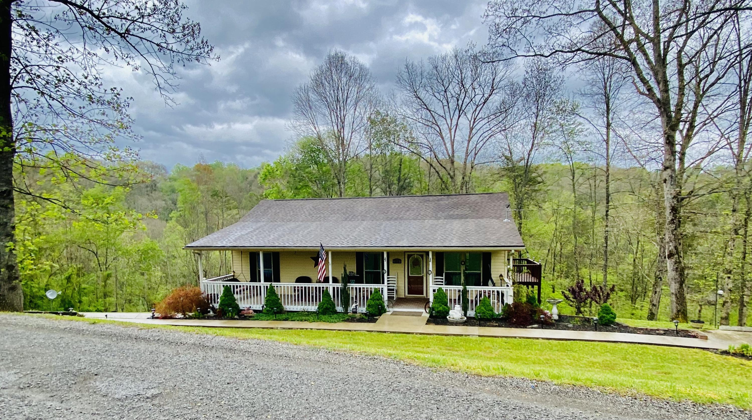 593 Howard Road La Follette, TN 37766 - Photo 18 of 20 E24E74FA-15D9-43BE-AE3E-57E39894B936