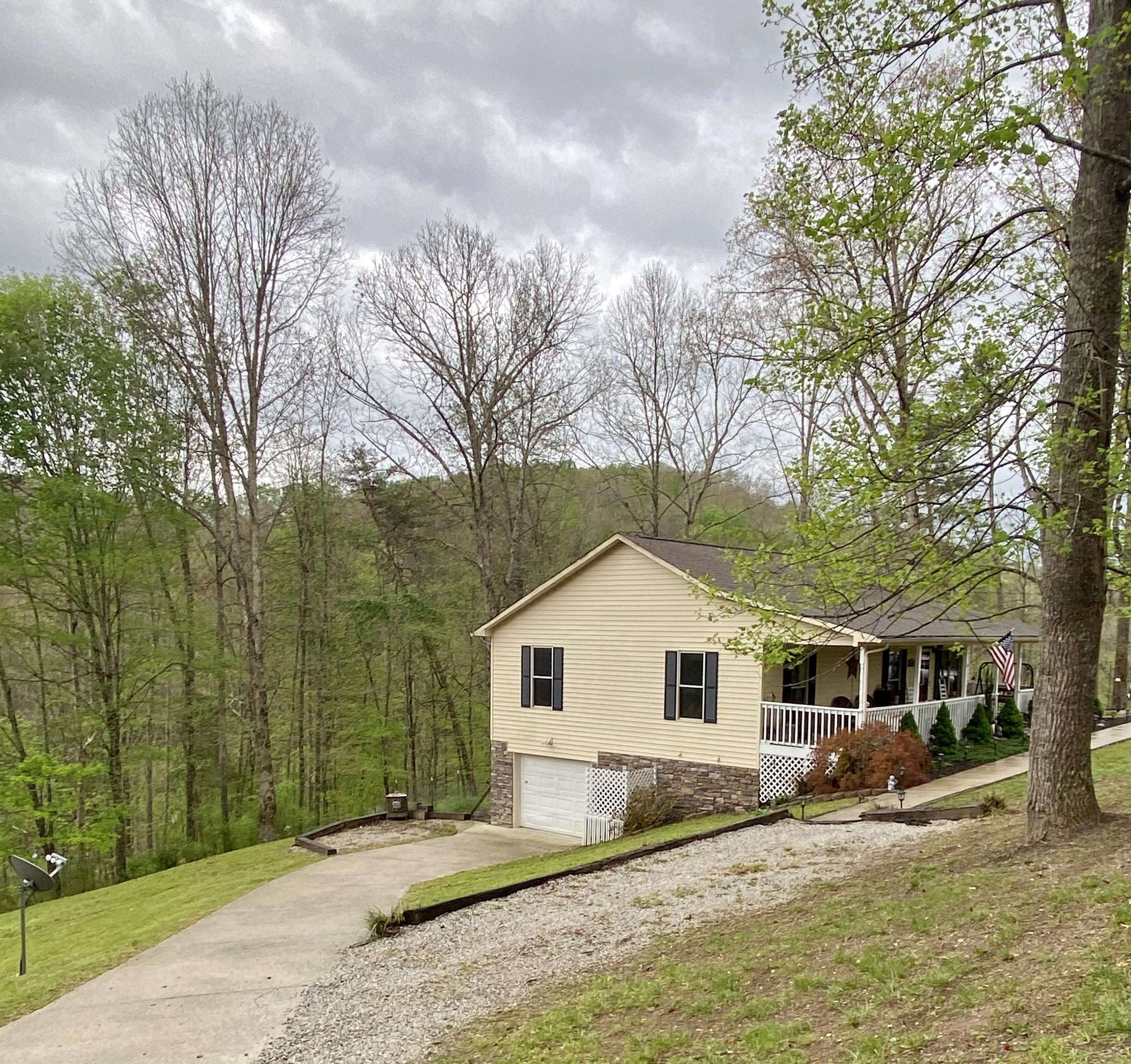 593 Howard Road La Follette, TN 37766 - Photo 20 of 20 5729AE5B-9A68-47AA-9C80-59E63F5E9B0C