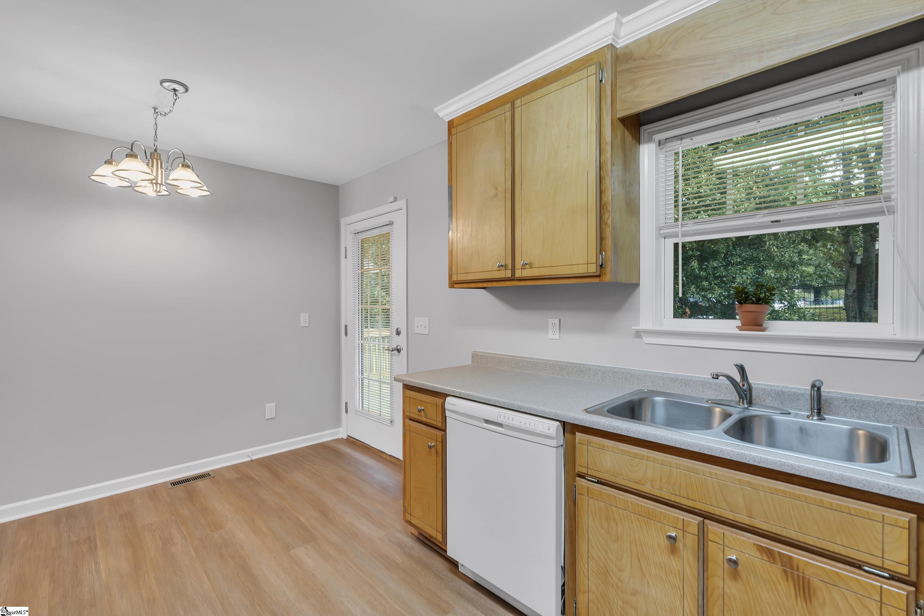 612 Ruddy Creek Circle Greer, SC 29651 - Photo 8 of 23 Gallery Image 8