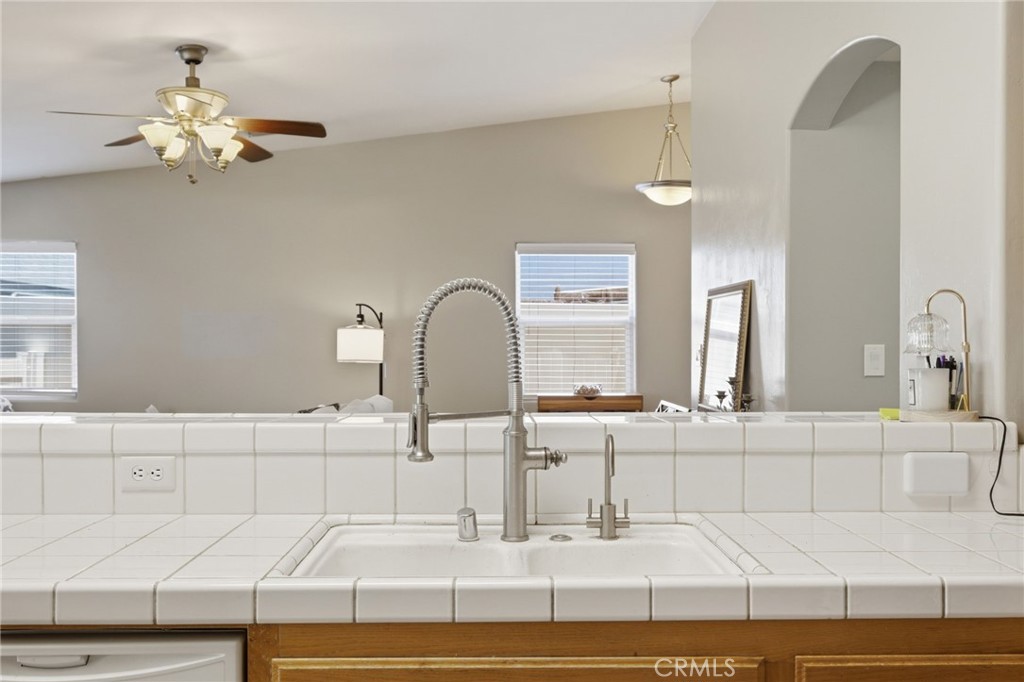 5716 March Meadows Way Bakersfield, CA 93313 - Photo 18 of 47