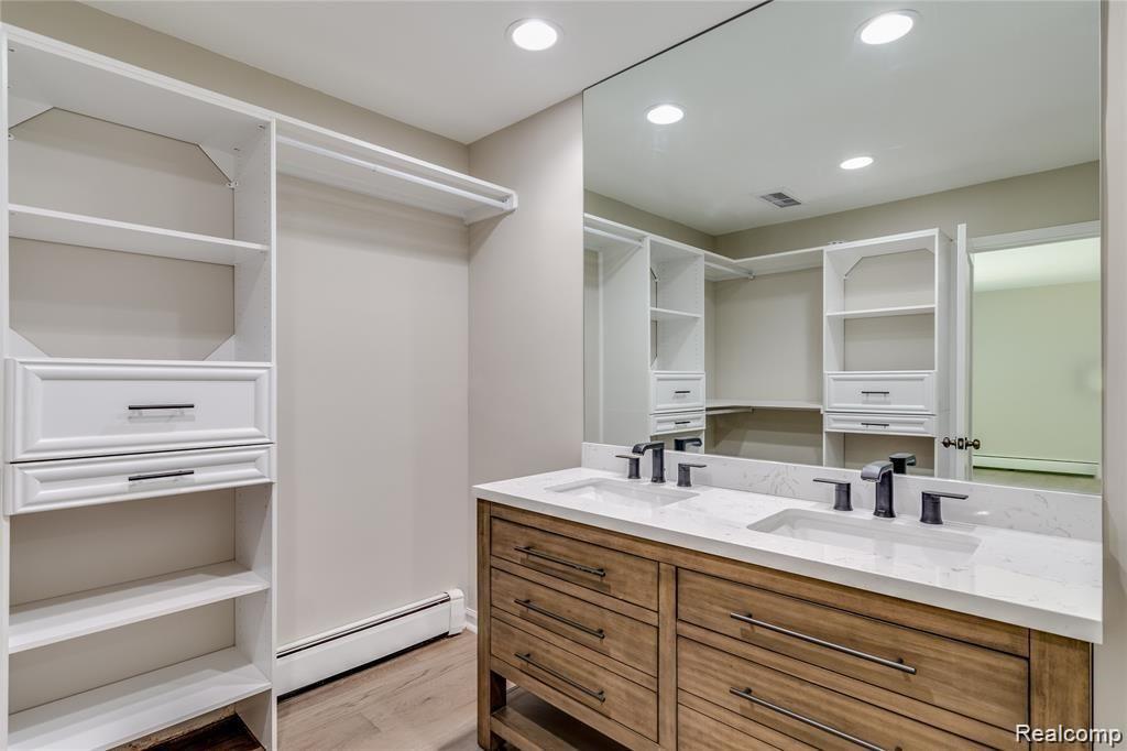587 East Long Lake Road Bloomfield Hills, MI 48304 - Photo 18 of 27
