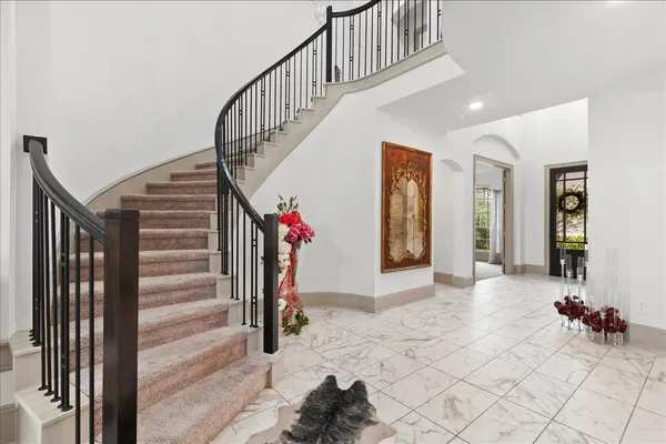 a view of entryway and hall